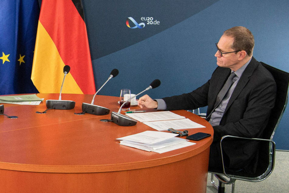 Der bisherige Parteichef und Regierende Bürgermeister von Berlin, Michael Müller (55), trat nicht noch einmal an. Er richtet seinen Blick auf die Bundesebene und kandidiert im kommenden Jahr für den Bundestag.