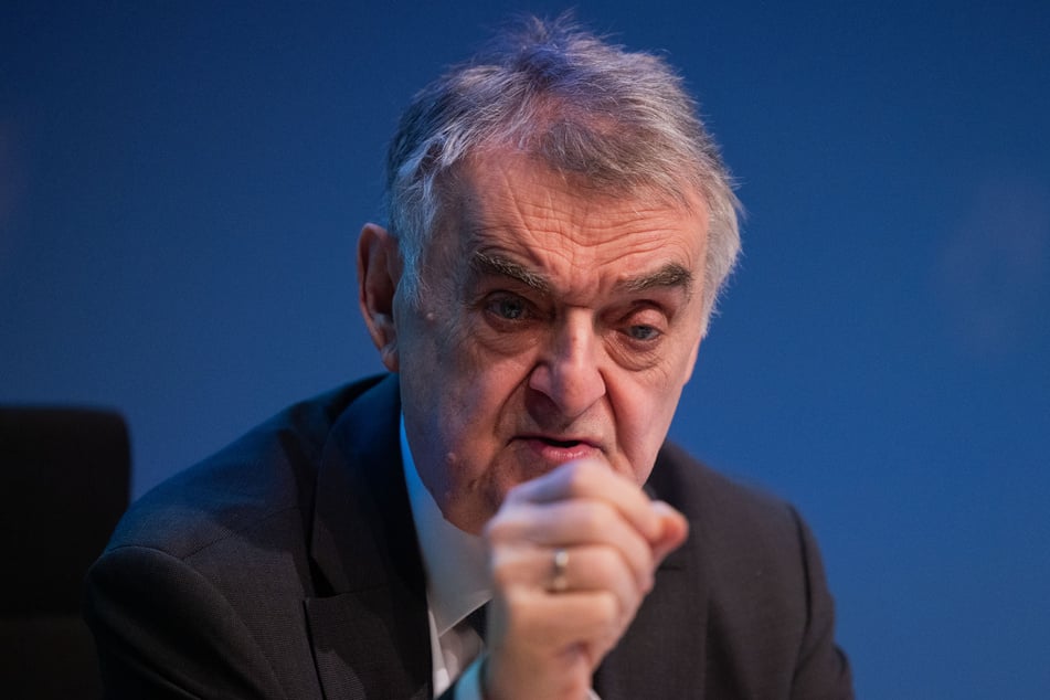 CDU-Politiker Herbert Reul (72) will die Auswertungen des Bundesverfassungsgerichts gründlich auswerten.