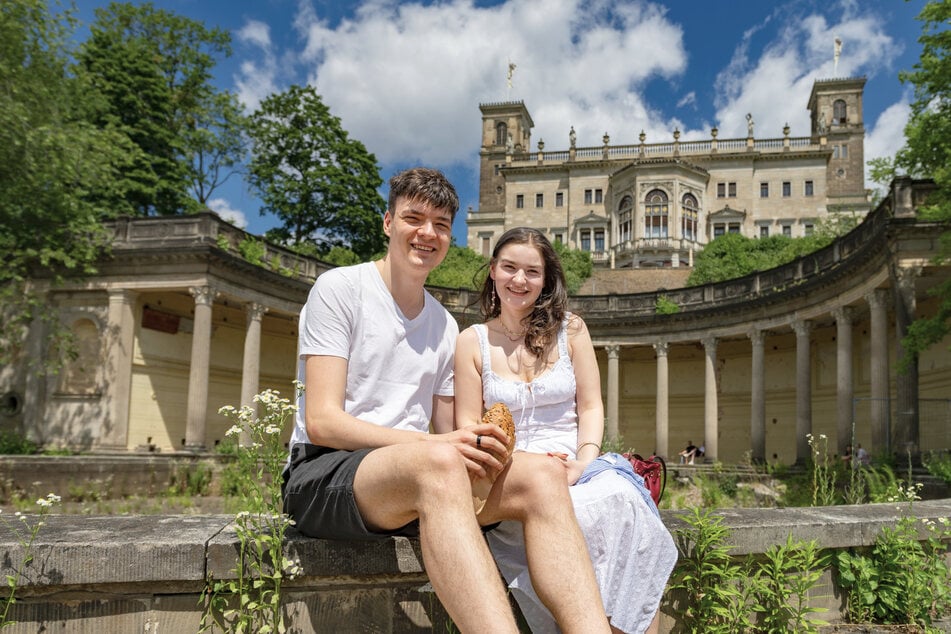 Konrad und Rosa (beide 23) kamen, um das schöne Wetter zum Sonntag zu genießen.