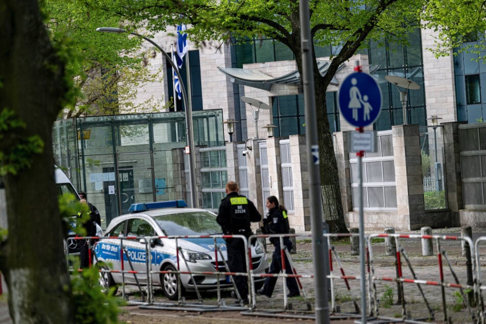 Aufgrund der angespannten Lage in Nahost steht die israelische Botschaft in Berlin unter Bewachung. (Archivfoto)