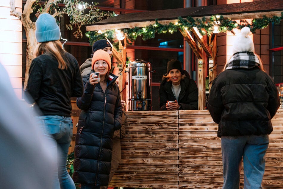 Vom Glühwein bis zur Bratwurst ist für alles gesorgt.