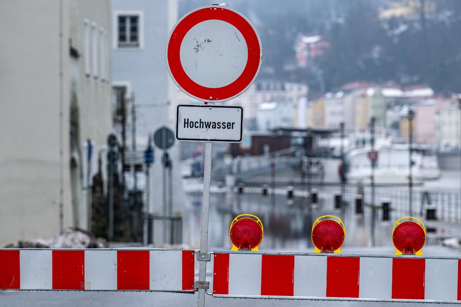 Die Drei-Flüsse-Stadt Passau in Niederbayern hat aufgrund des Starkregens ebenfalls mit erheblichem Hochwasser zu kämpfen.