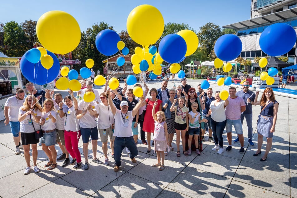 Bereits 2019 lag der Fokus des Open Airs auf Chemnitz. Deswegen auch die Luftballons in den Stadtfarben Blau und Gelb.