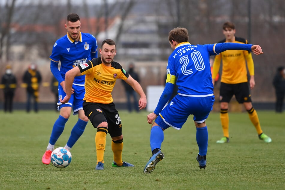 Justin Löwe (23, 2.v.l.) war seit 2018 Teil des Profikaders von Dynamo Dresden.