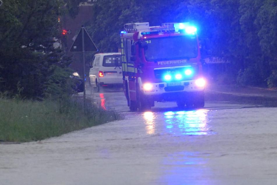 In Grimma wurden die Feuerwehren zu mehreren Wassereinbrüchen alarmiert.