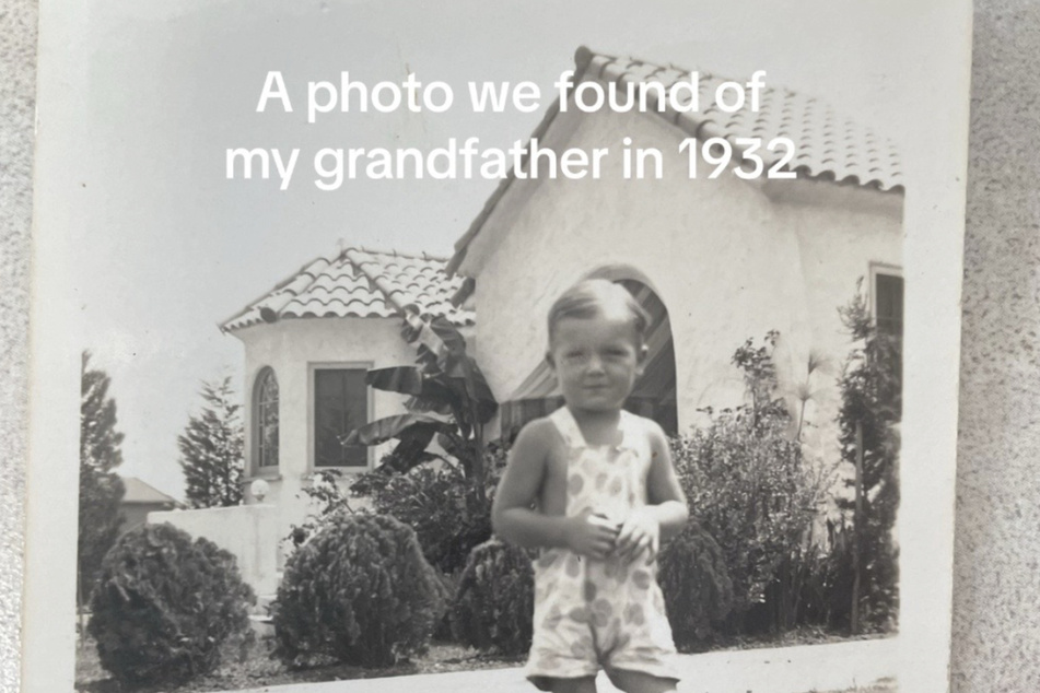 Das Foto aus den 1930er-Jahren zeigt Seders Opa vor seinem Elternhaus.