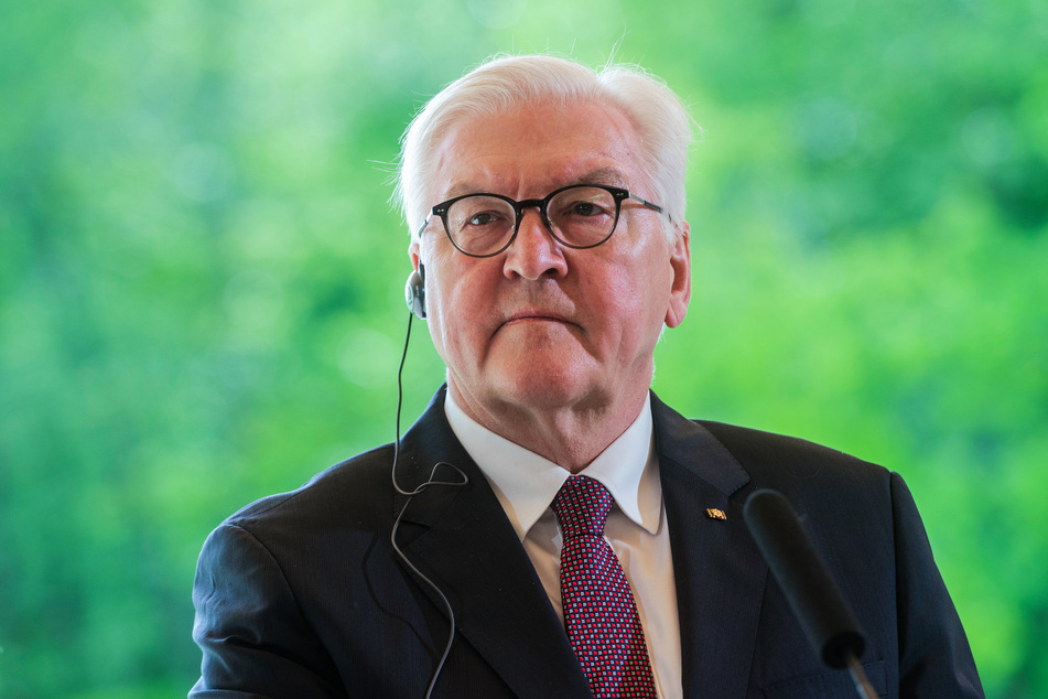 Frank-Walter Steinmeier (65) besucht am Donnerstag die Julius-Leber-Kaserne in Berlin.