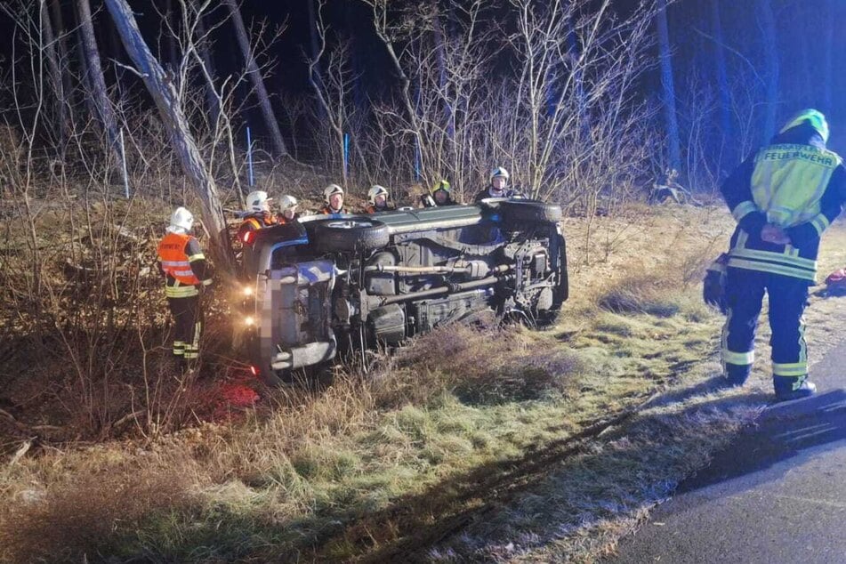 Auf der L90 zwischen Klaistow und der A10-Anschlussstelle Glindow flog ein Auto aus der Kurve.