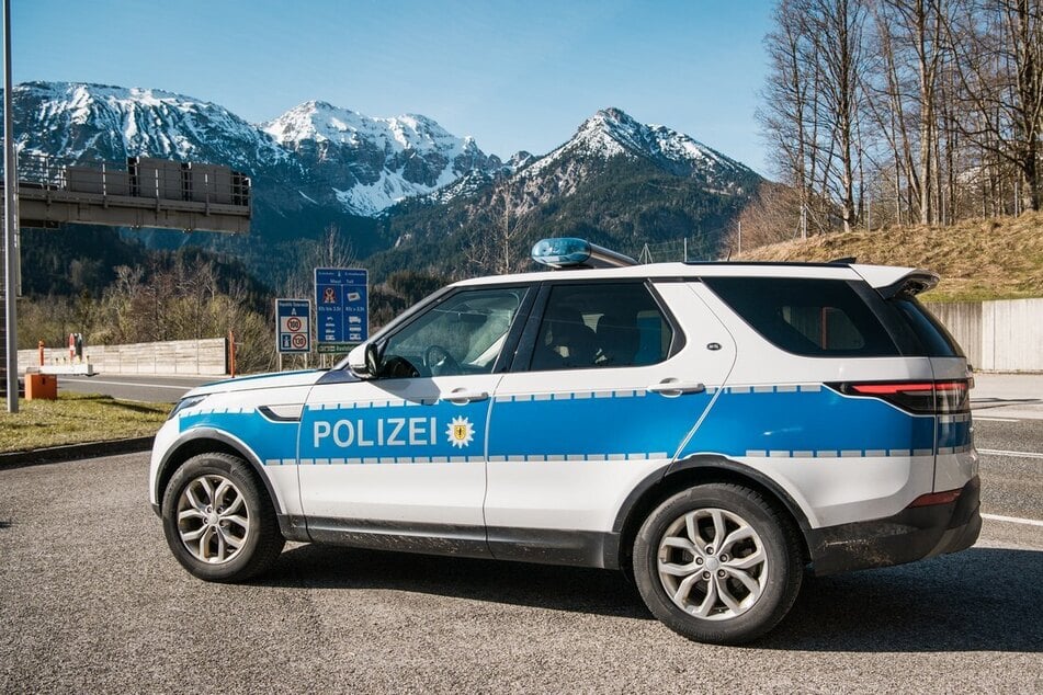 Die Bundespolizei ermittelt auch gegen den bisher unbekannten mutmaßlichen Schleuser. (Symbolbild)