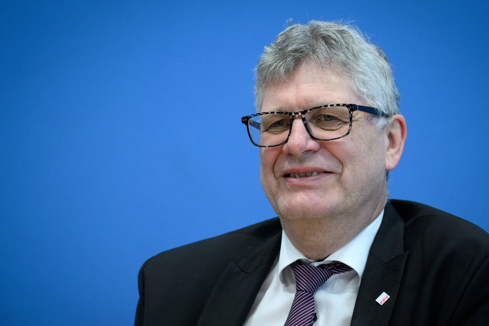 Das Verfahren der Haushaltsaufstellung sei nicht an Dreistigkeit zu überbieten, kritisierte Chefhaushälter Christian Haase (57, CDU).