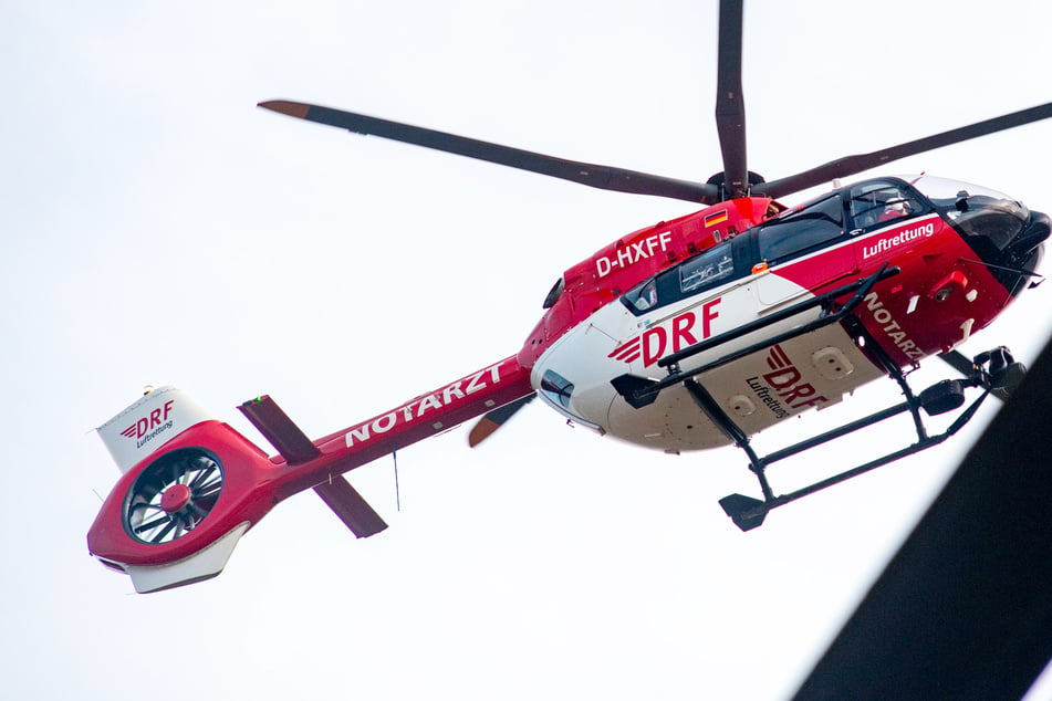 Messerattacke: Messerangriff an Schule: Ein Schwerverletzter mit Hubschrauber in Klinik geflogen