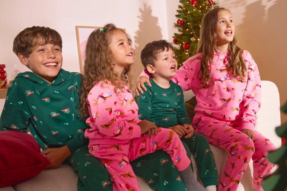 Lidl verkauft ab Donnerstag (4.12.) kuschelige Weihnachts-Pyjamas