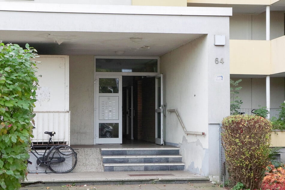 In diesem Mehrfamilienhaus fand die Durchsuchung statt.