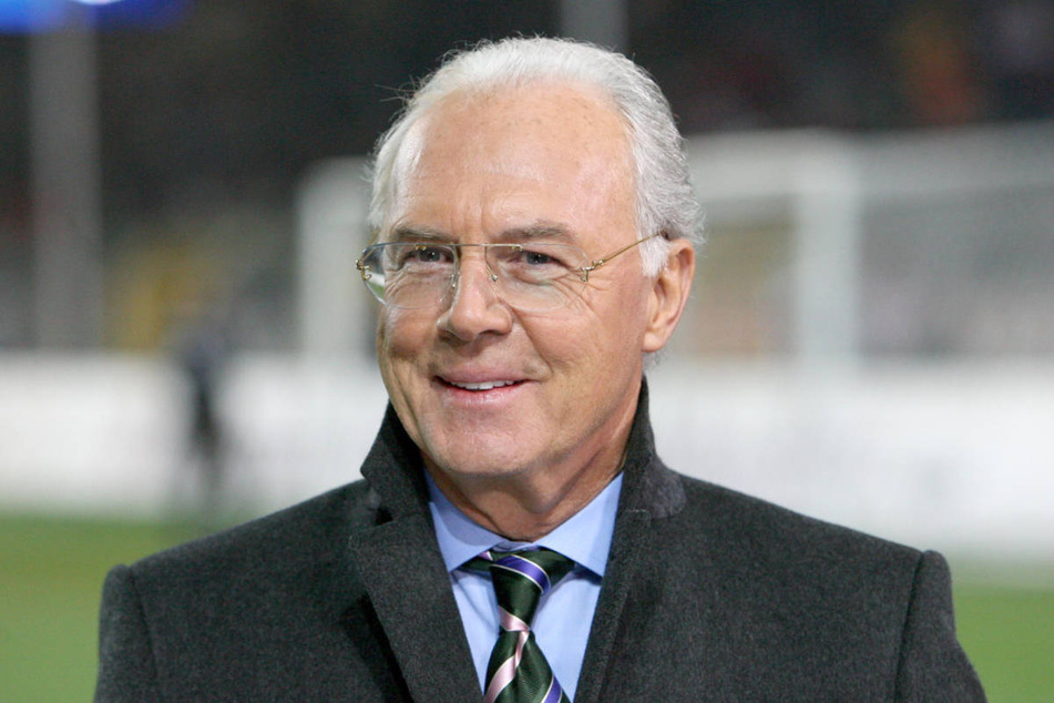 Ein Darlehen über 6,7 Millionen Euro von Franz Beckenbauer (†78), das der DFB 2005 getilgt hatte, soll unzulässigerweise als Betriebsausgabe geltend gemacht worden sein.