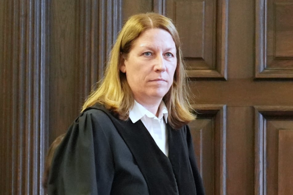 Die Kammer um die Vorsitzende Richterin Isabel Hildebrandt schmetterte am Dienstag mehrere Anträge der Verteidigung ab.