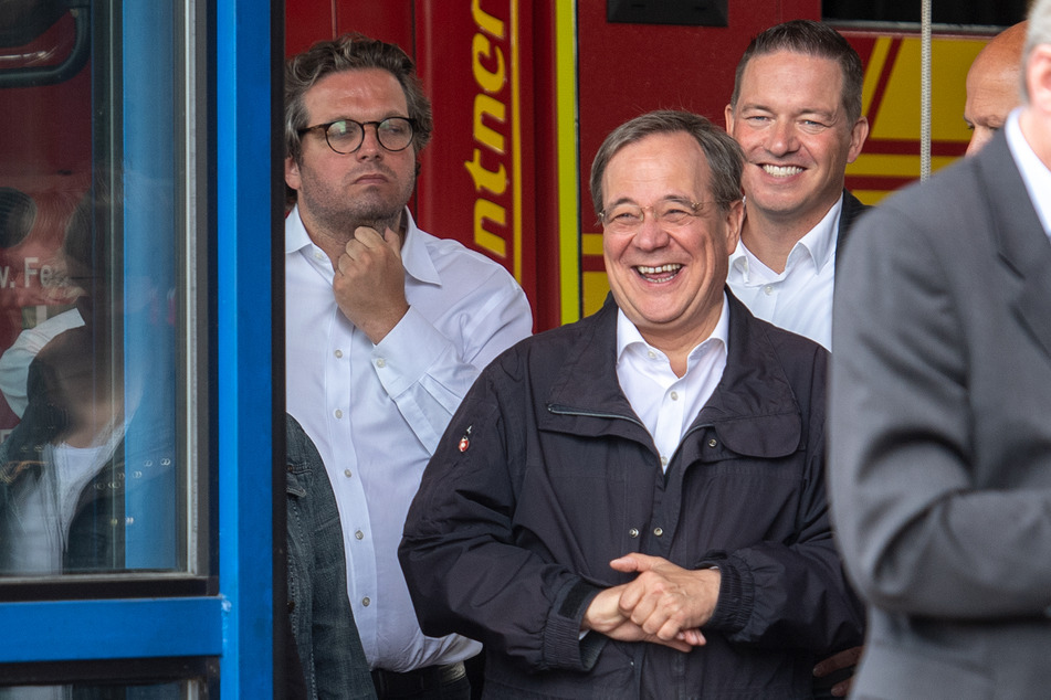Armin Laschet (60, CDU, 2.v.l.) hatte für seinen Lacher im Katastrophengebiet massive Kritik kassiert.