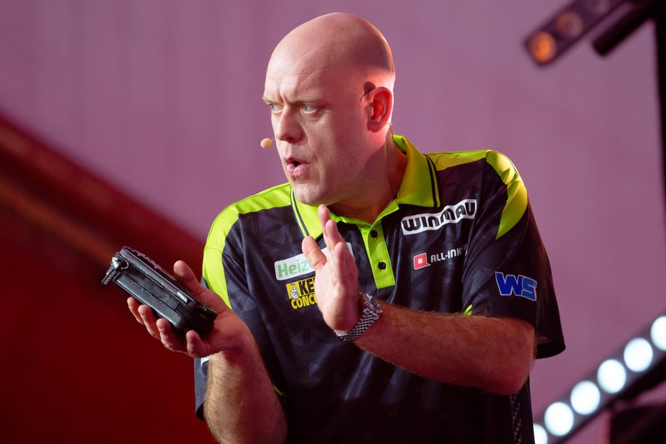 Michael van Gerwen (36) hat sich den ersten Tagessieg der Darts Premier League geholt.