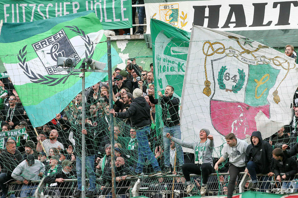 Wie viele Zuschauer dürfen unter welchen Bedingungen ihre BSG Chemie wieder im Alfred-Kunze-Sportpark anfeuern? (Archivbild)