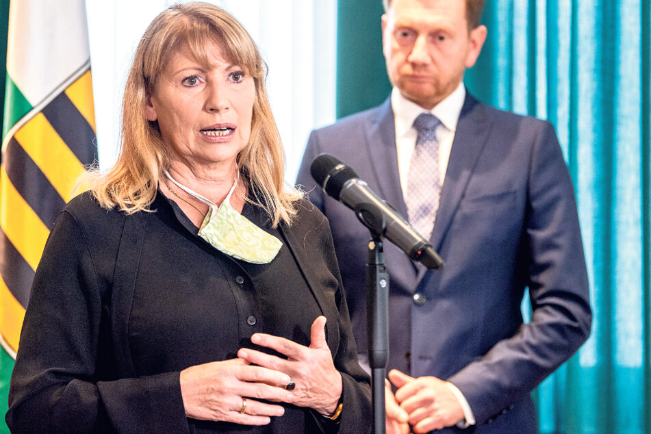 Appell an die Vernunft der Sachsen: Gesundheitsministerin Petra Köpping (62, SPD). Im Hintergrund Ministerpräsident Michael Kretschmer (45, CDU).