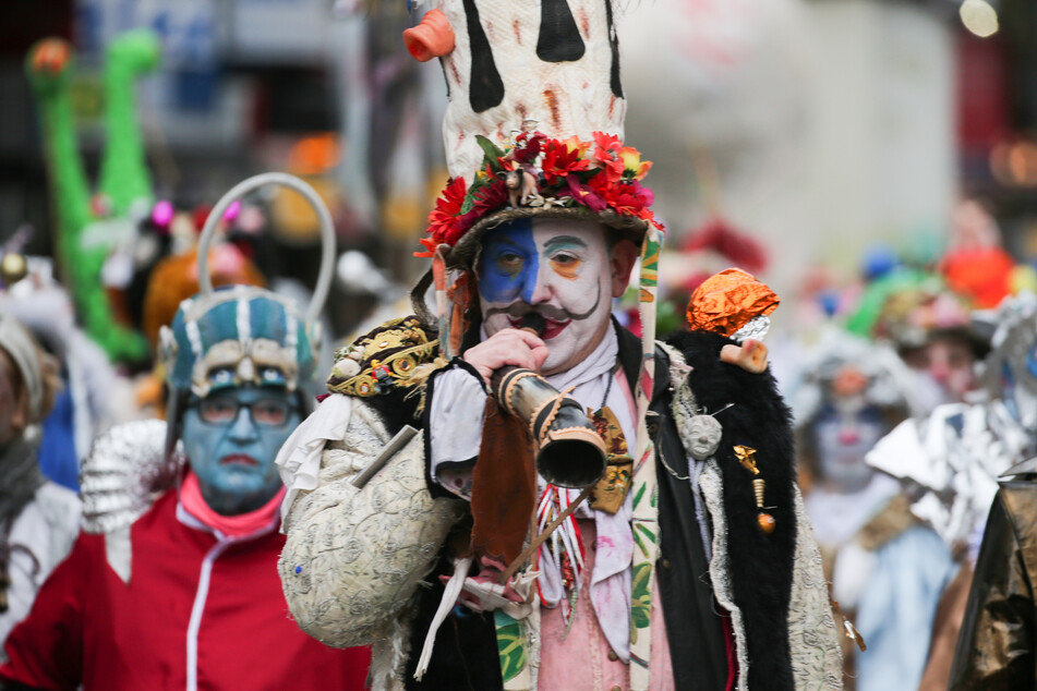 Keine Frage: In Köln soll der Rosenmontagszug 2022 stattfinden. Im vergangenen Jahr fiel er aus.
