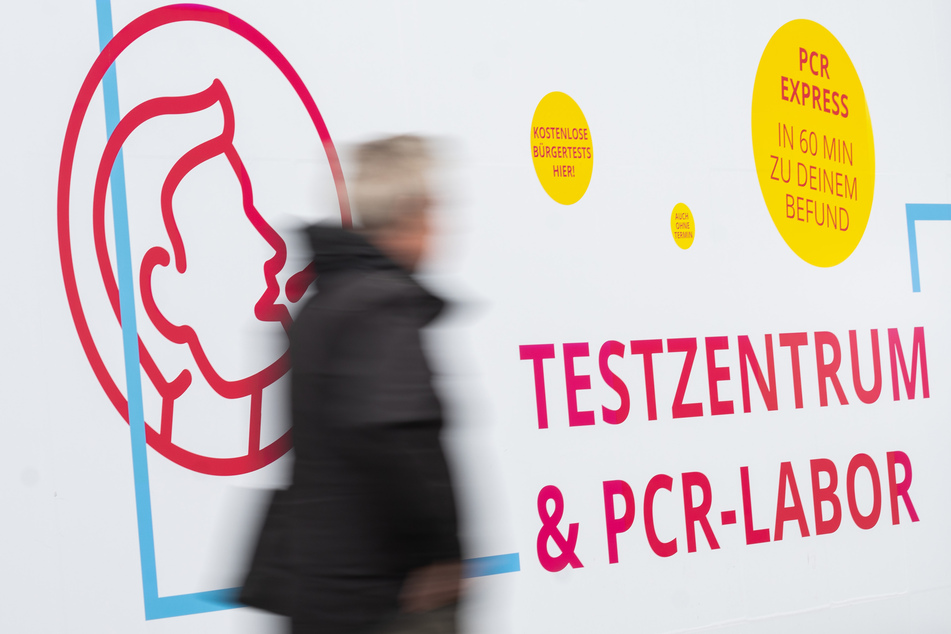 Die Zahl der Corona-Neuinfektionen steigt derzeit in Deutschland wieder stark an.