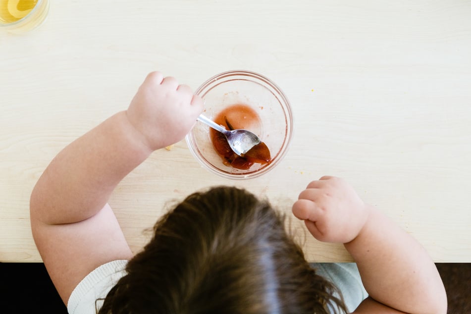 In den Einschulungsuntersuchung 2023 waren fast fünf Prozent der Kinder als adipös eingestuft worden. (Symbolbild)