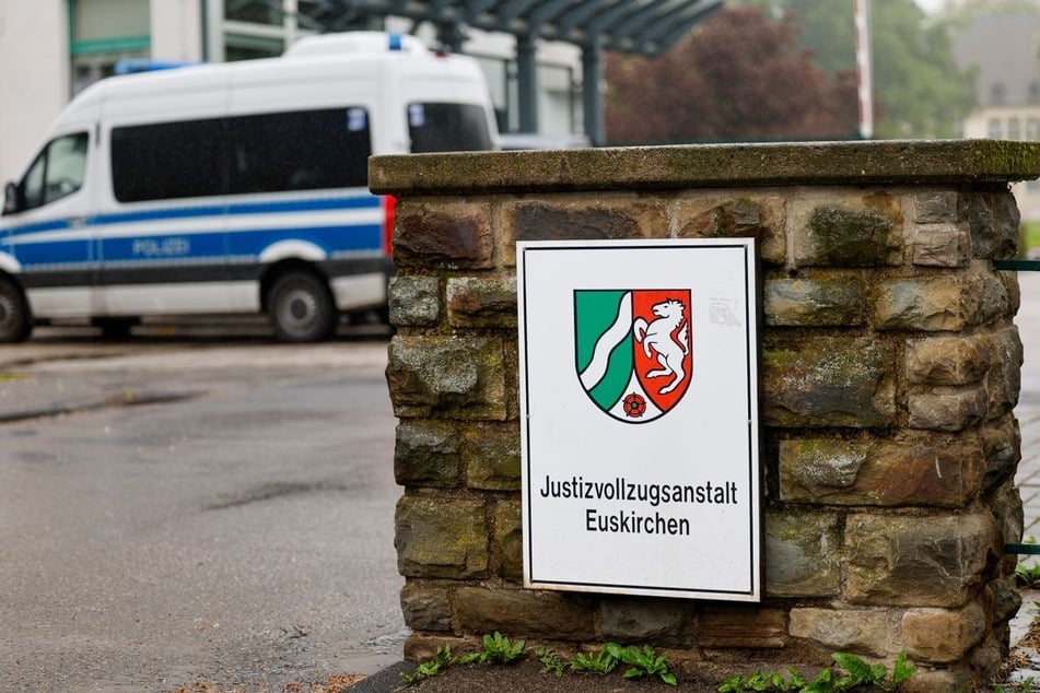 Vor wenigen Wochen waren bereits die Räume der JVA Euskirchen durchsucht worden.