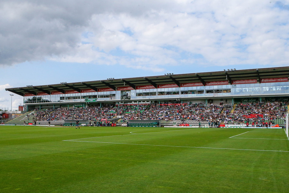 Das Stadion an der Lohmühle in Lübeck ist ein heißes Pflaster. In der hitzigen Atmosphäre ging schon mancher Gegner unter. Dynamo will am Samstag dort bestehen.