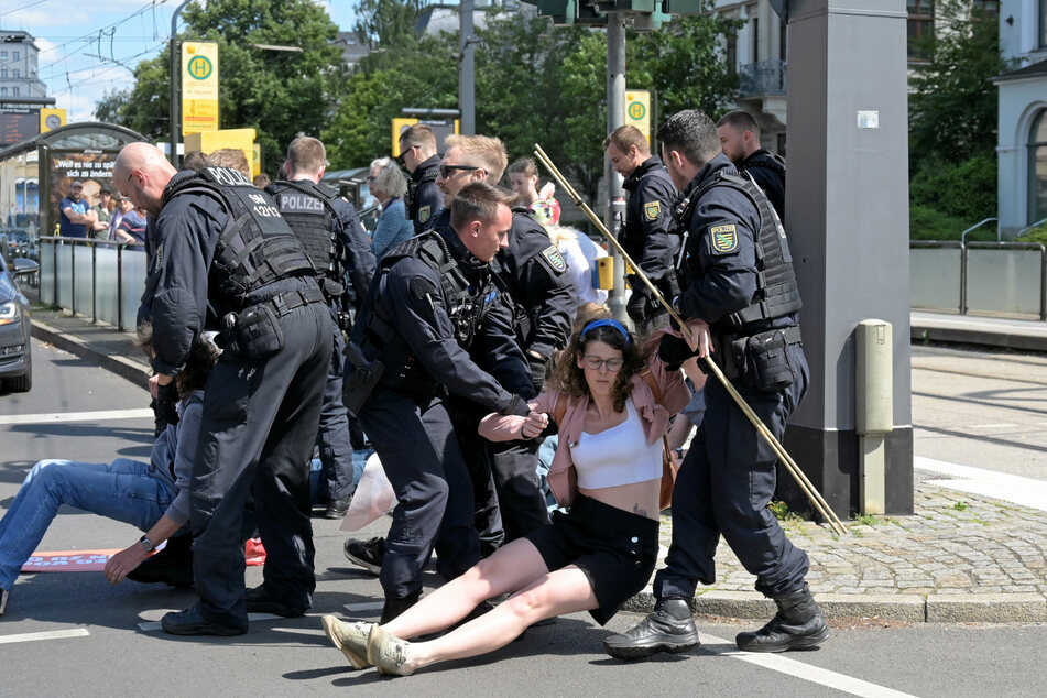 Die erste Klimablockade wurde noch schnell geräumt.