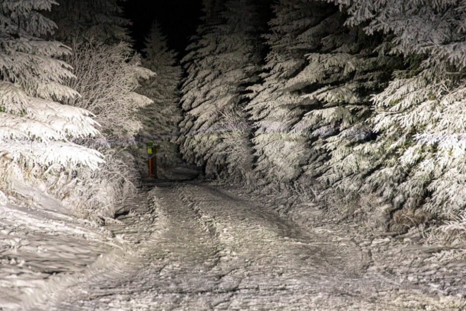 Schneeverwehungen zeigen, wie stark der Winter hier schon zuschlägt.