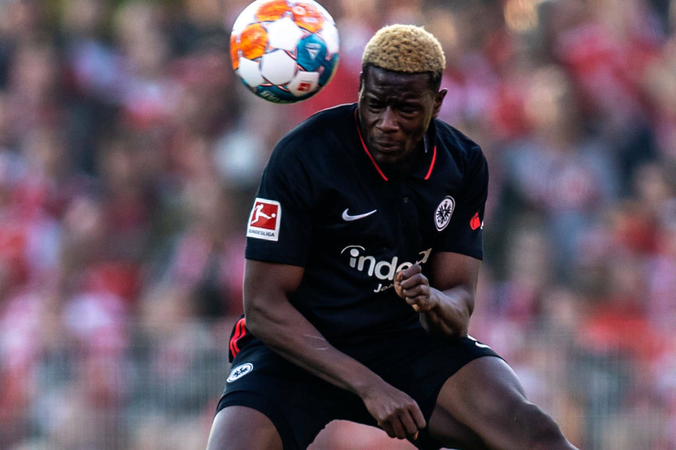 Während seiner Zeit bei Eintracht Frankfurt kam Ragnar Ache (23) bislang zu 23 Einsätzen, dabei erzielte er ein Tor und bereitete ein weiteres vor.