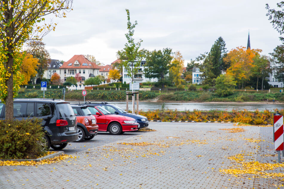 Der neue Parkplatz soll wieder zur Baustelle werden.