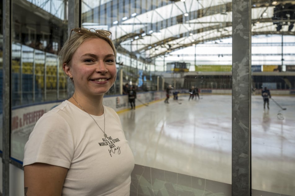 Josephin Gähler (29) trainierte früher Eiskunstlauf und ging aufs Sportgymnasium. Zum Schulgeburtstag kam sie wieder vorbei.