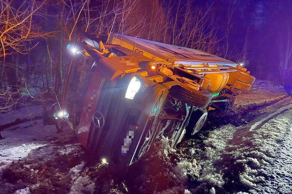 Der Sattelzug war von der Straße abgekommen.