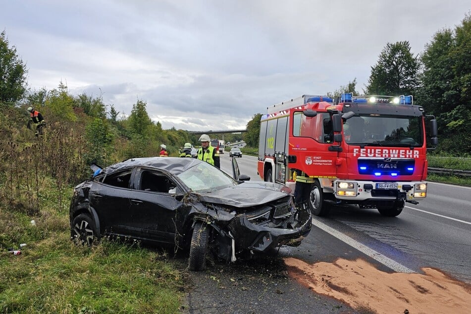 Der Wagen der Frau wurde bei dem Crash am Dienstagmorgen schwer beschädigt.