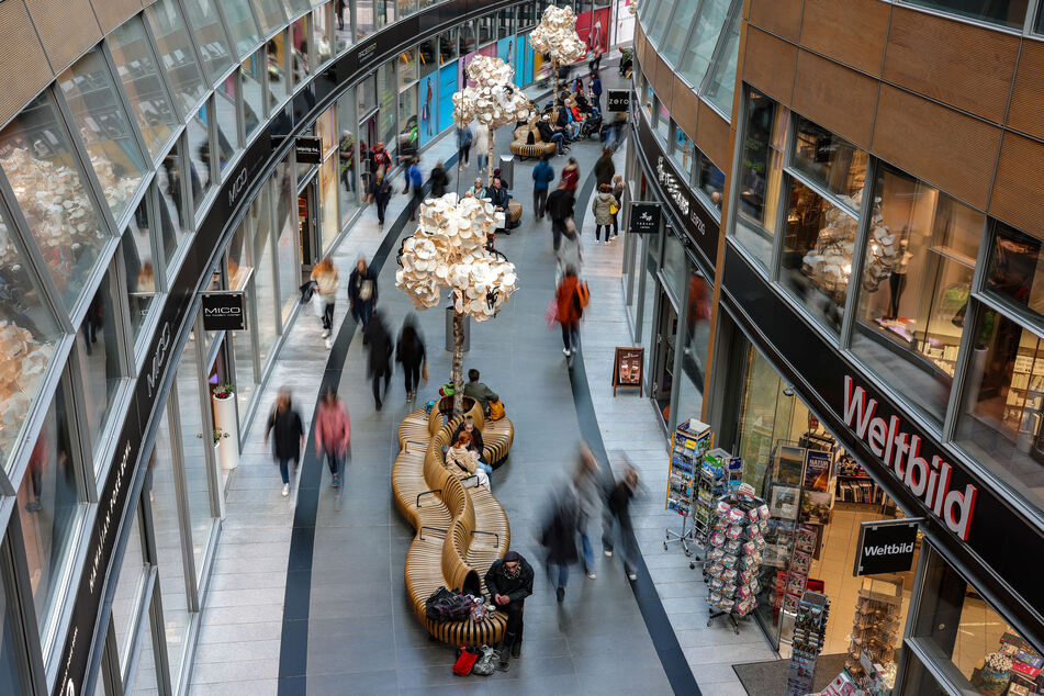 Unkonventionelle Pop-up-Stores wie "TOOLBOX HERO" sollen Leipziger Einkaufszentren wie den Petersbogen wieder mit Leben füllen.
