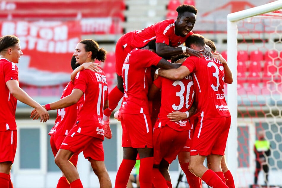 Hier gibt's Tickets fürs Jubiläums-Heimspiel des FC RWE am Samstag (28.2.)