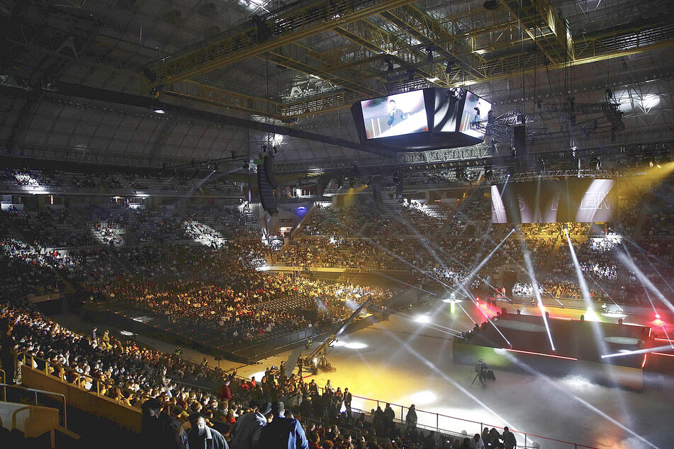 Esports is a crowd favorite, so why not include it at big sporting events?