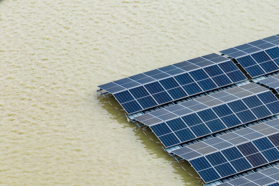 Größte schwimmende Photovoltaik-Anlage Deutschlands eingeweiht