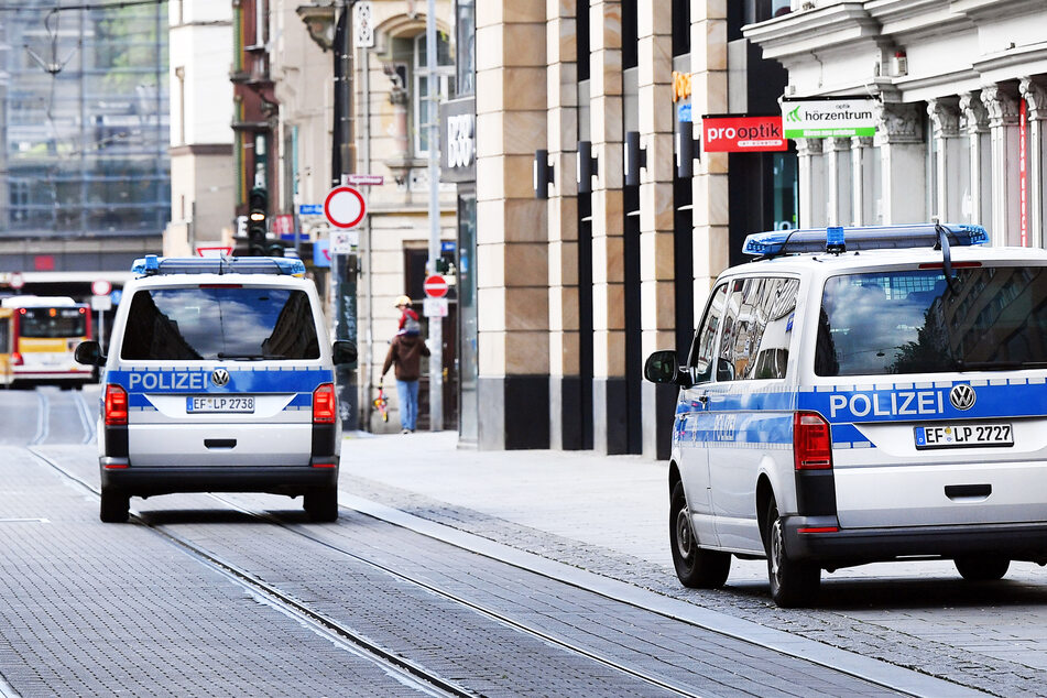 Corona-Kontrolle in Erfurt eskaliert: Polizisten angegriffen!