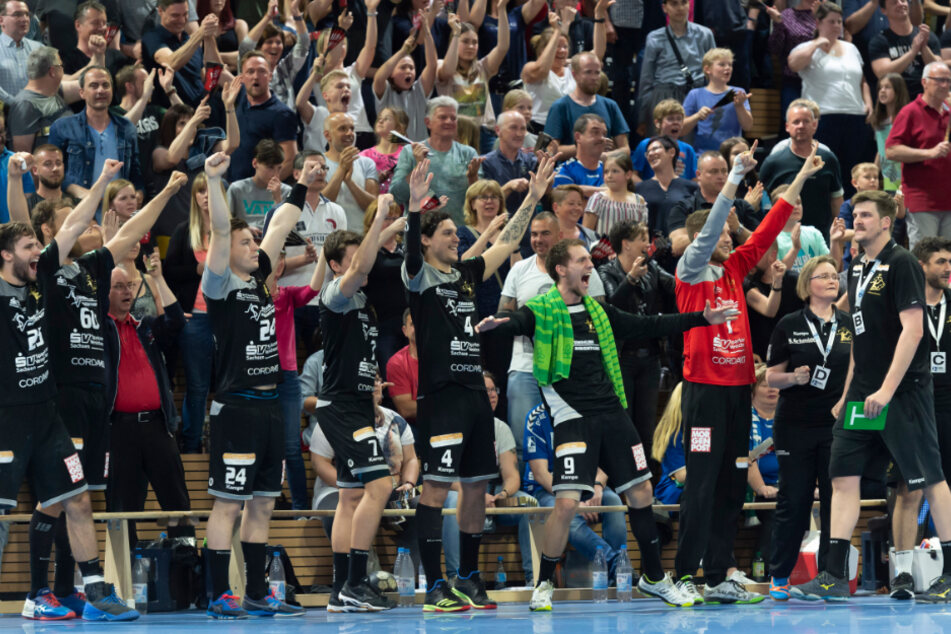 Eine volle ARENA und tolle Derbystimmung - das soll es nun später geben.