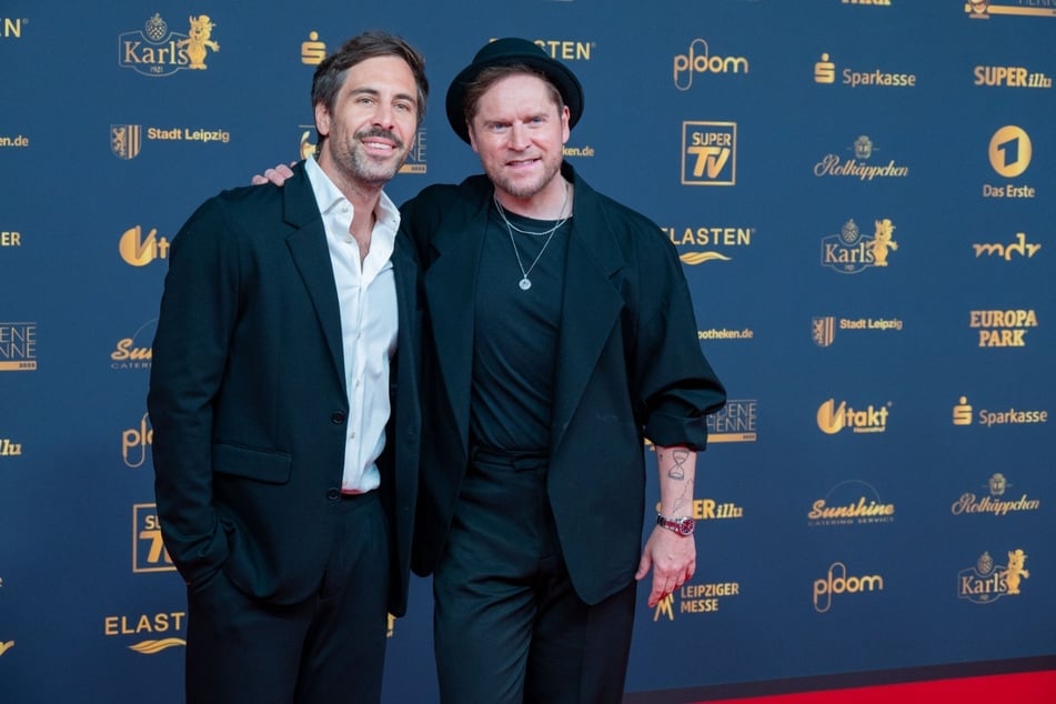 ...sowie Max Giesinger (36, l.) und Johannes Oerding (43) die Klinke in die Hand.