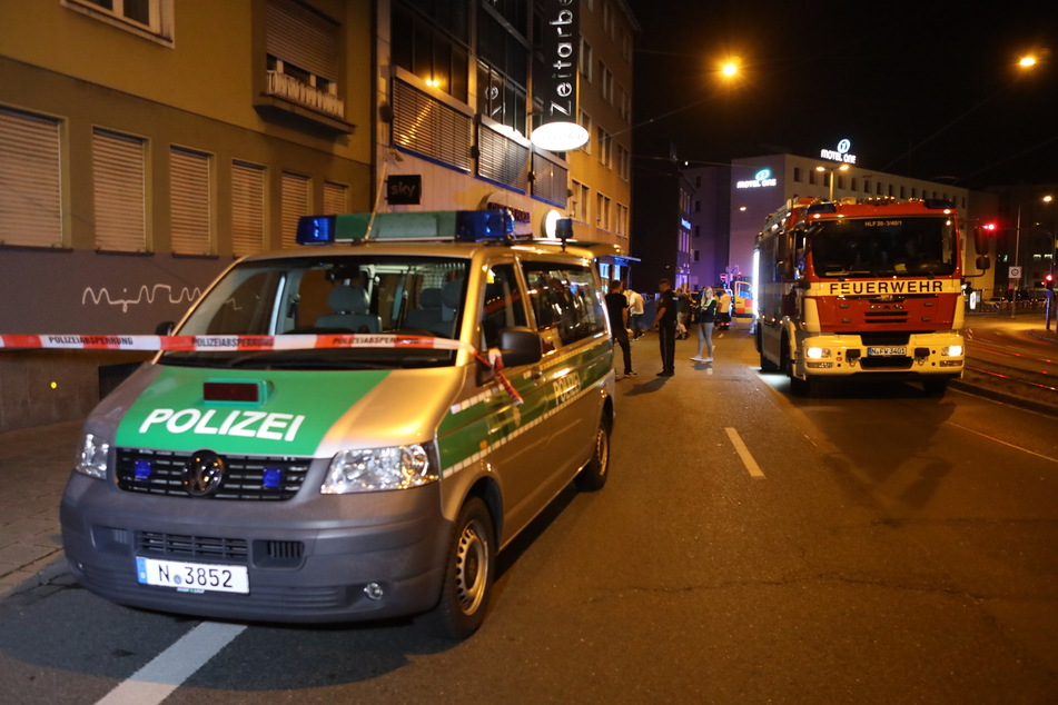 Polizei- und Rettungskräfte sowie die Feuerwehr waren in der Nürnberger Innenstadt im Einsatz.