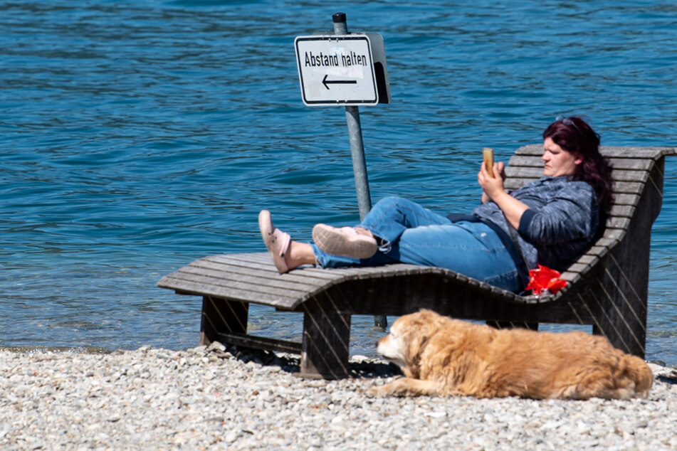 Sonne am Tegernsee wird bislang von deutlich weniger Menschen getankt als üblich. (Archiv)