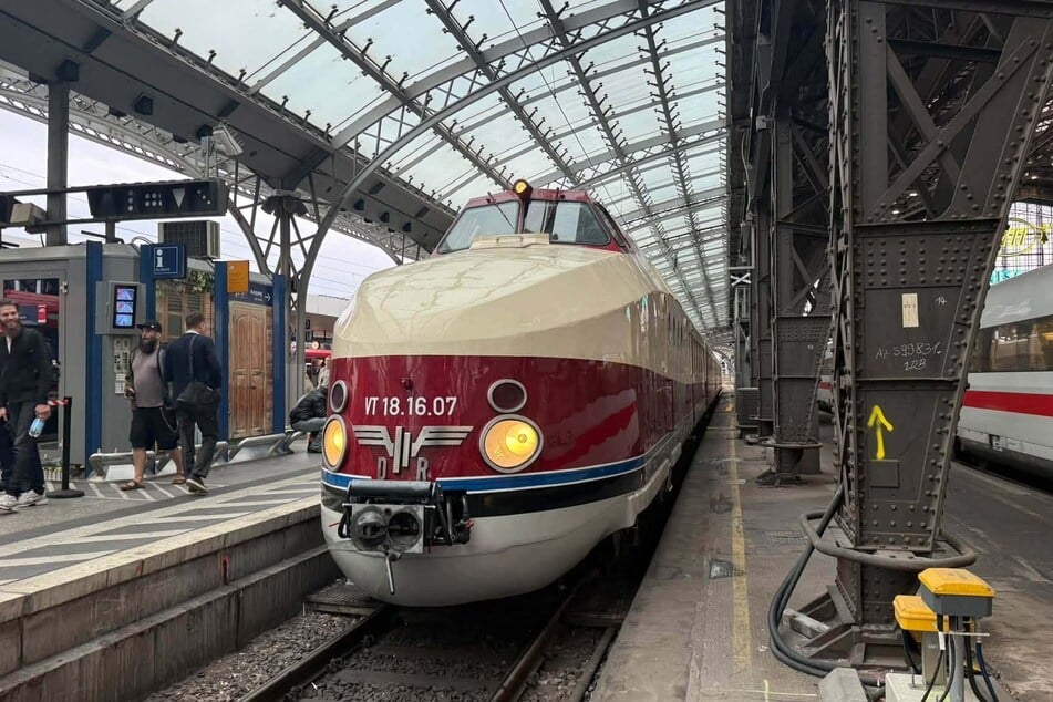 Der VT 18.16 hat seine Reise nach Köln ohne Komplikationen geschafft.