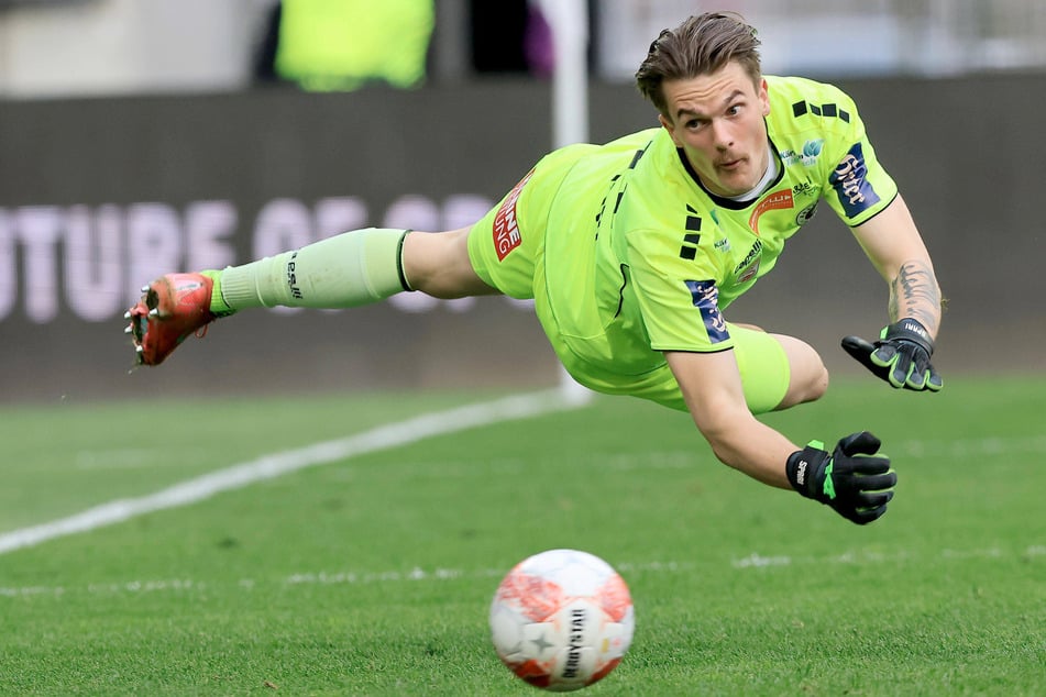 In Klagenfurt war Spari die Nummer eins, bei St. Pauli muss er sich hinten anstellen.