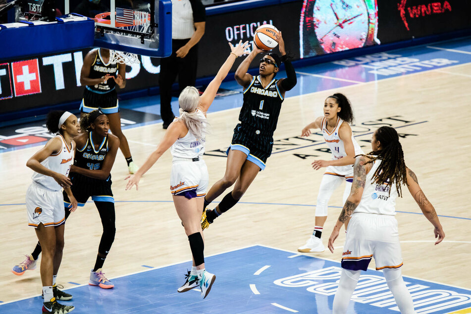 The Chicago Sky take on the Phoenix Mercury in the 2021 WNBA Finals.