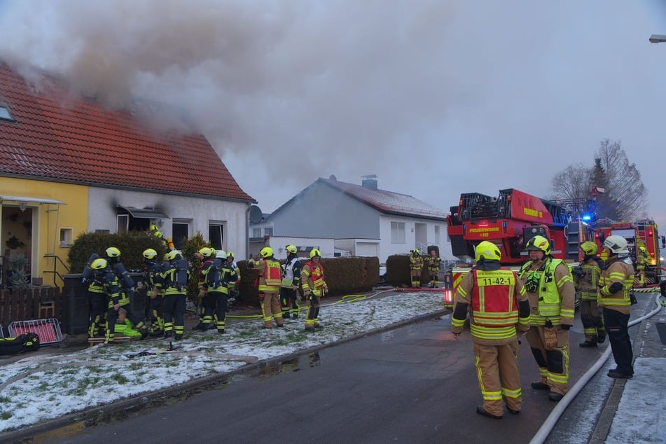 Bis zu 50 Kameraden waren vor Ort an der Löschaktion beteiligt.