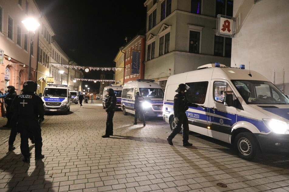Die Polizei war wie schon am Montag mit einem Großaufgebot in Hildburghausen vor Ort.