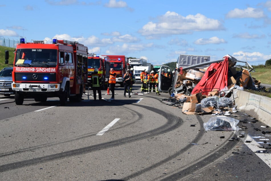 Unfall A6: Trümmerfeld auf A6: Transporter und Laster kollidieren